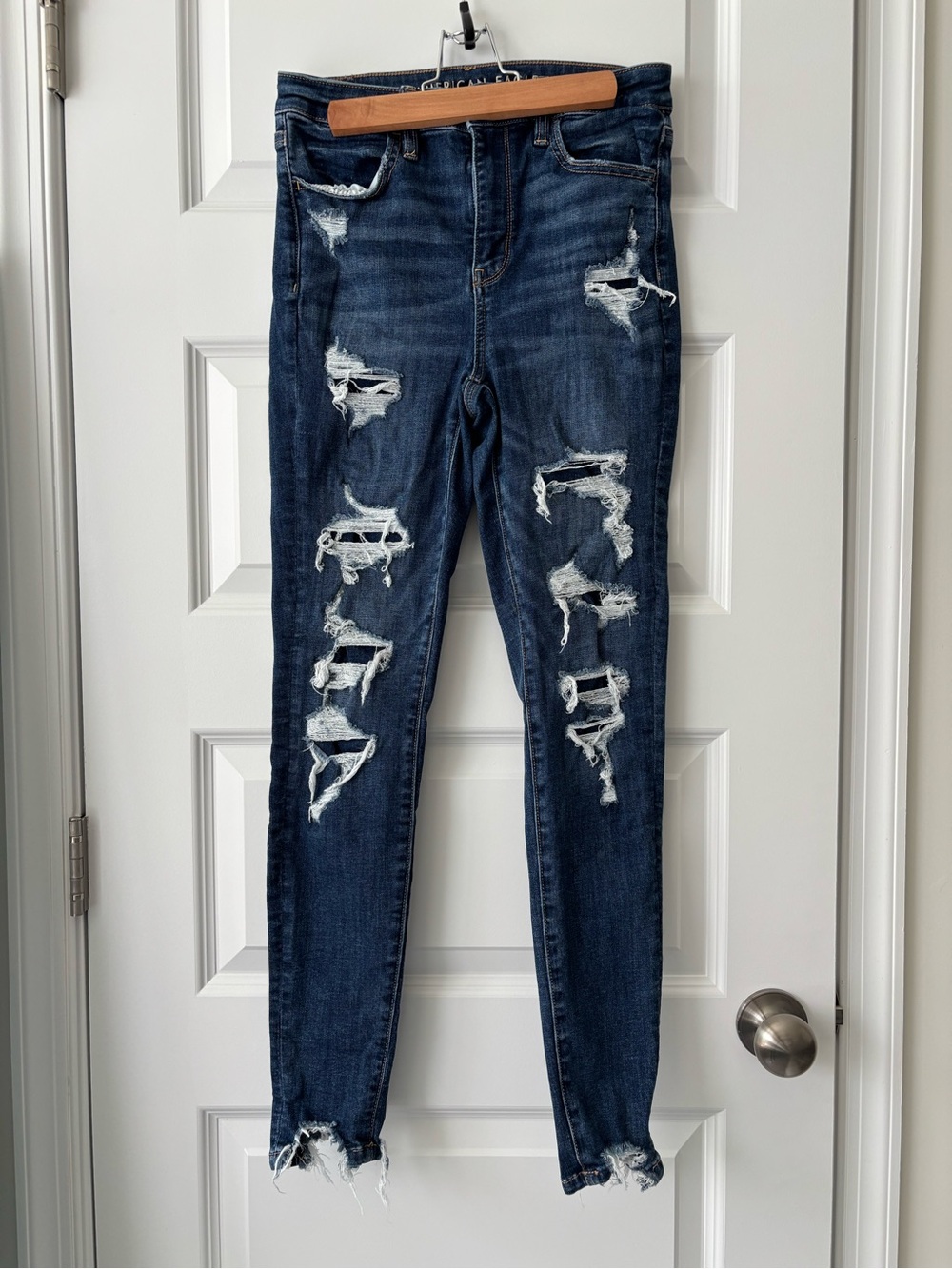 American Eagle Size 4S Super Hi-Rise Distressed Jegging